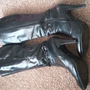 Dana Buchman knee high high heel boots size 9, black